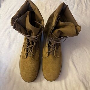 ARMY HOT WEATHER COMBAT BOOTS ROCKY  MEN'S US SZ 10.5 EU44 VIBRAM